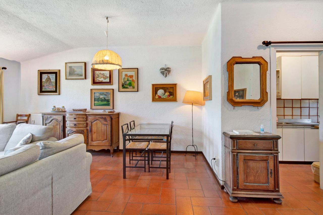 Residence I Prati Di Giussana Льєрна Екстер'єр фото